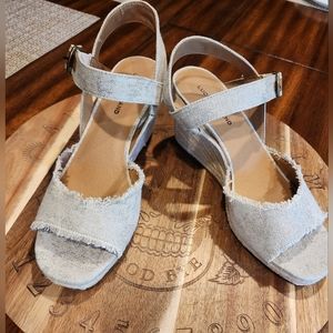NWOB Lucky Brand Mindra Espadrille Wedge Size 8W